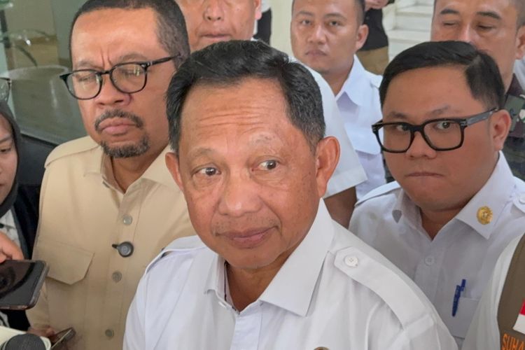 WFH 1 Hari Sepekan ASN-Swasta Tunggu Arahan Presiden