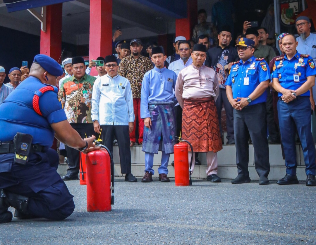 100 Masjid Terima Bantuan APAR