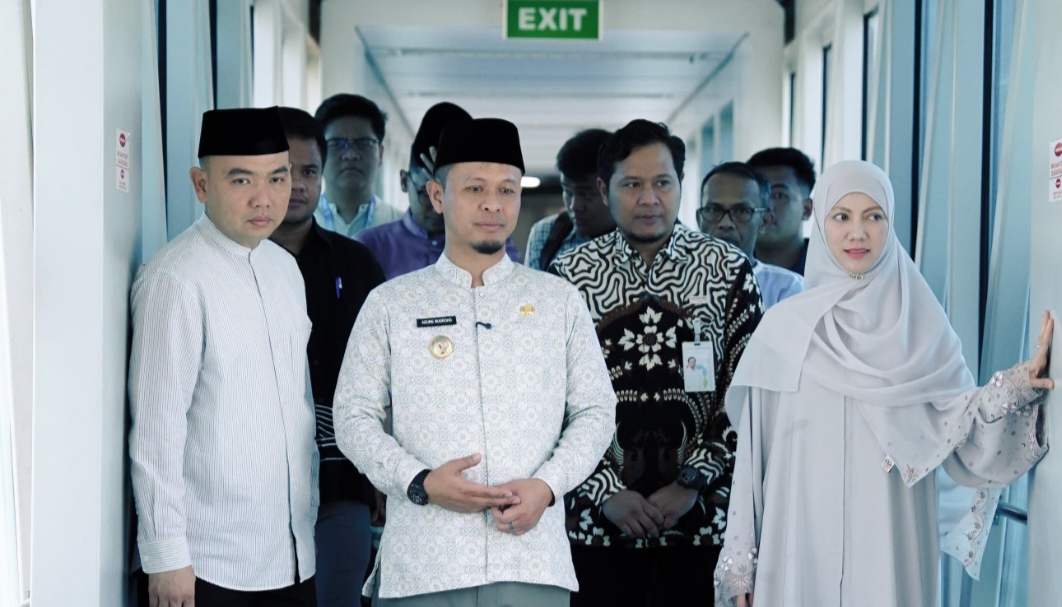 Wali Kota Agung Sambut Langsung Kepulangan Jemaah Haji Pekanbaru