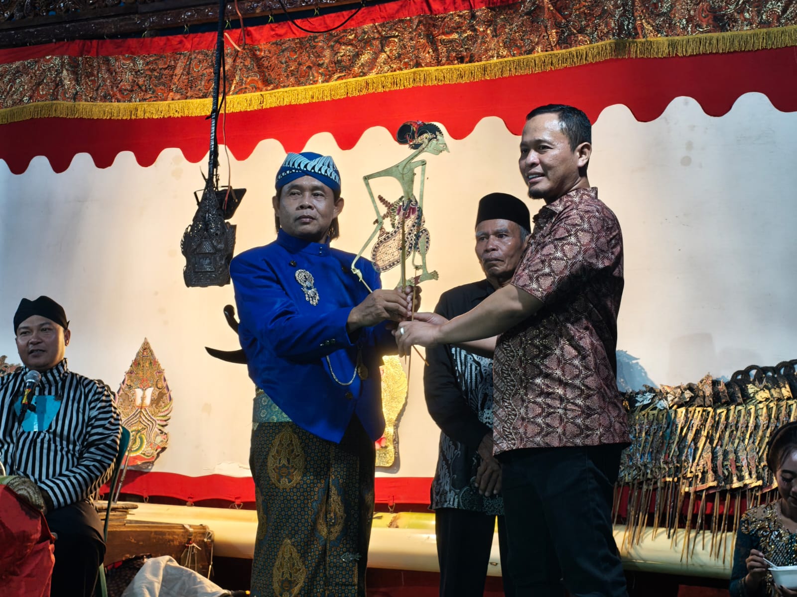 Wali Kota Pekanbaru Apresiasi Pagelaran Wayang Kulit Kridho Laras Budaya