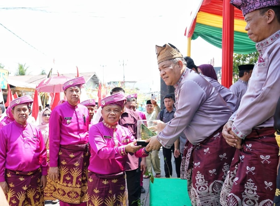 Bupati Asmar Hadiri Pembukaan MTQ Riau ke-44, Beri Semangat Kafilah Meranti