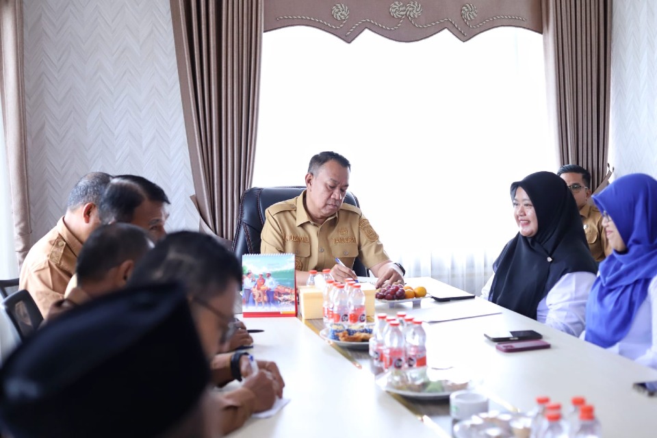 Wabup Kepulauan Meranti Minta Seluruh Aparat Desa Percepat Pelaksanaan Sensus Ekonomi 2026