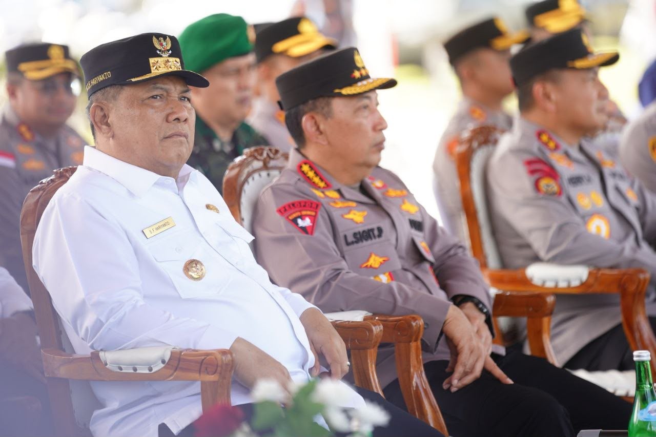 Kapolri Tinjau Pabrik Pupuk Batu Bara di Kampar, Salurkan Bantuan 80 Ton untuk Petani Riau
