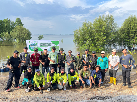 Penggiat Mangrove se-Kecamatan Merbau Bentuk Forum, Tanam 200 Bibit Mangrove di Pesisir Bagan Melibur