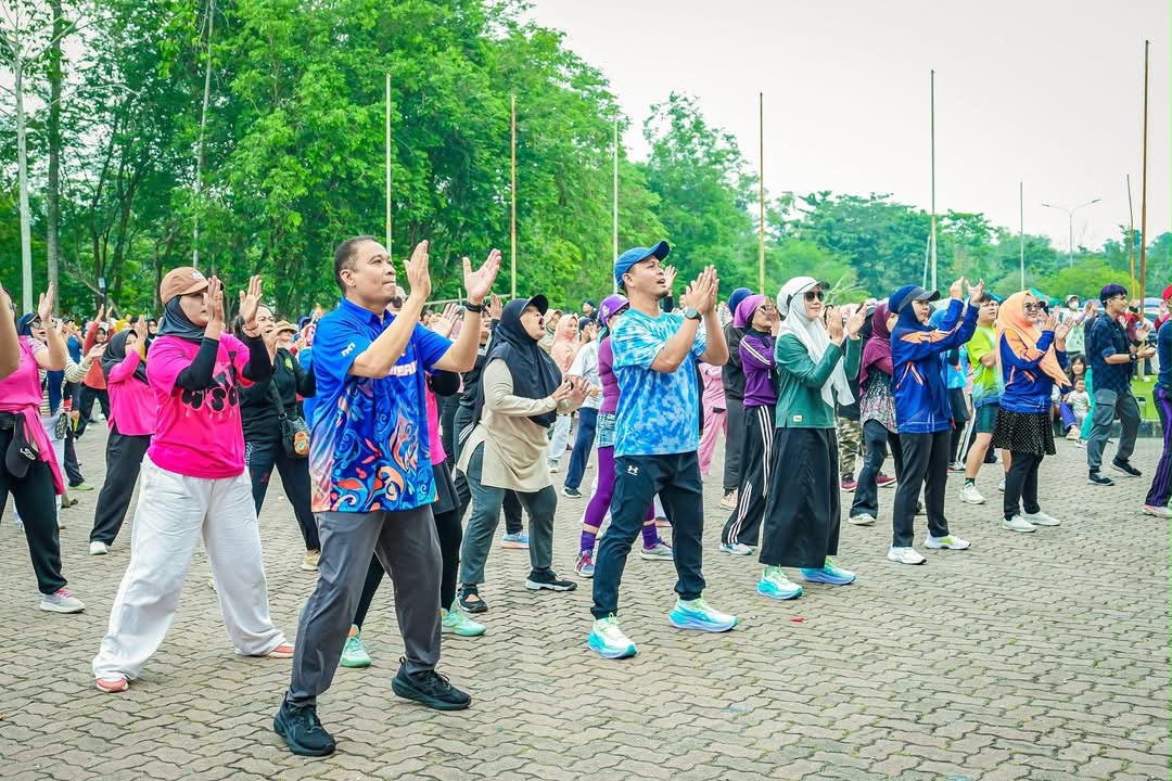 Warga Rumbai Antusias Ikuti Jalan Santai, Wali Kota Agung Gaungkan Program Pekanbaru Sehat