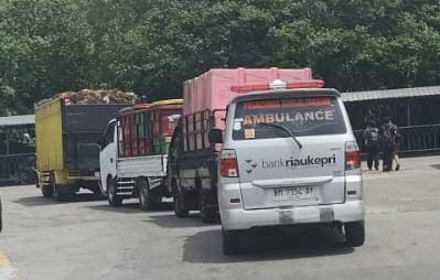 Penumpang Kecewa, Antrean Empat Jam Ada yang Diduga Menyerobot