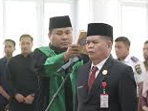 Dilantik Jadi Pj Sekda Kuansing, Muradi Diminta Kawal APBD dan Sukseskan Pacu Jalur