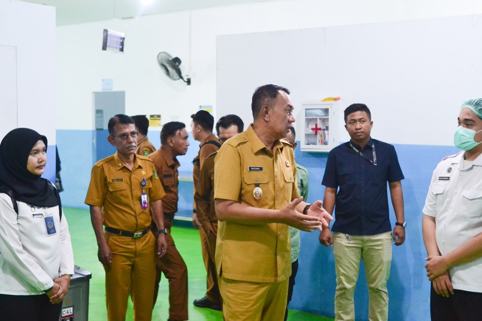 Wabup Meranti Tinjau Dapur SPPG, Tekankan Kebersihan dan Kepatuhan SOP