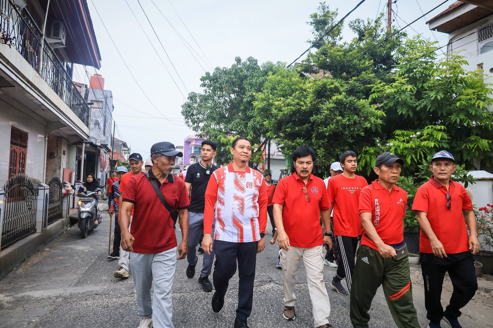 Meriahkan HUT ke-81 RI, Wawako Pekanbaru Jalan Santai Bersama Warga Sakinah Permai II