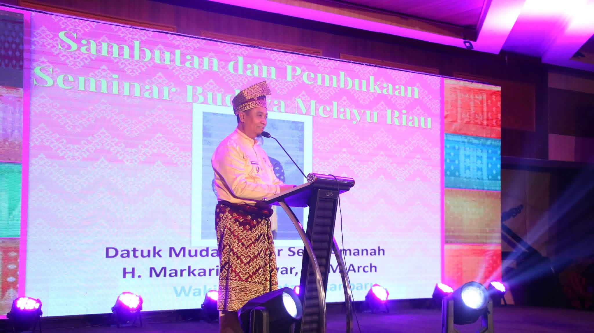 Wawako Pekanbaru Dorong Songket Melayu Riau Naik Kelas ke Tingkat Nasional