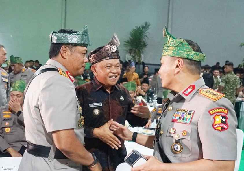 Hadiri Kenal Pamit Kapolda Riau, Bupati Asmar Apresiasi Pengabdian Herry Heryawan