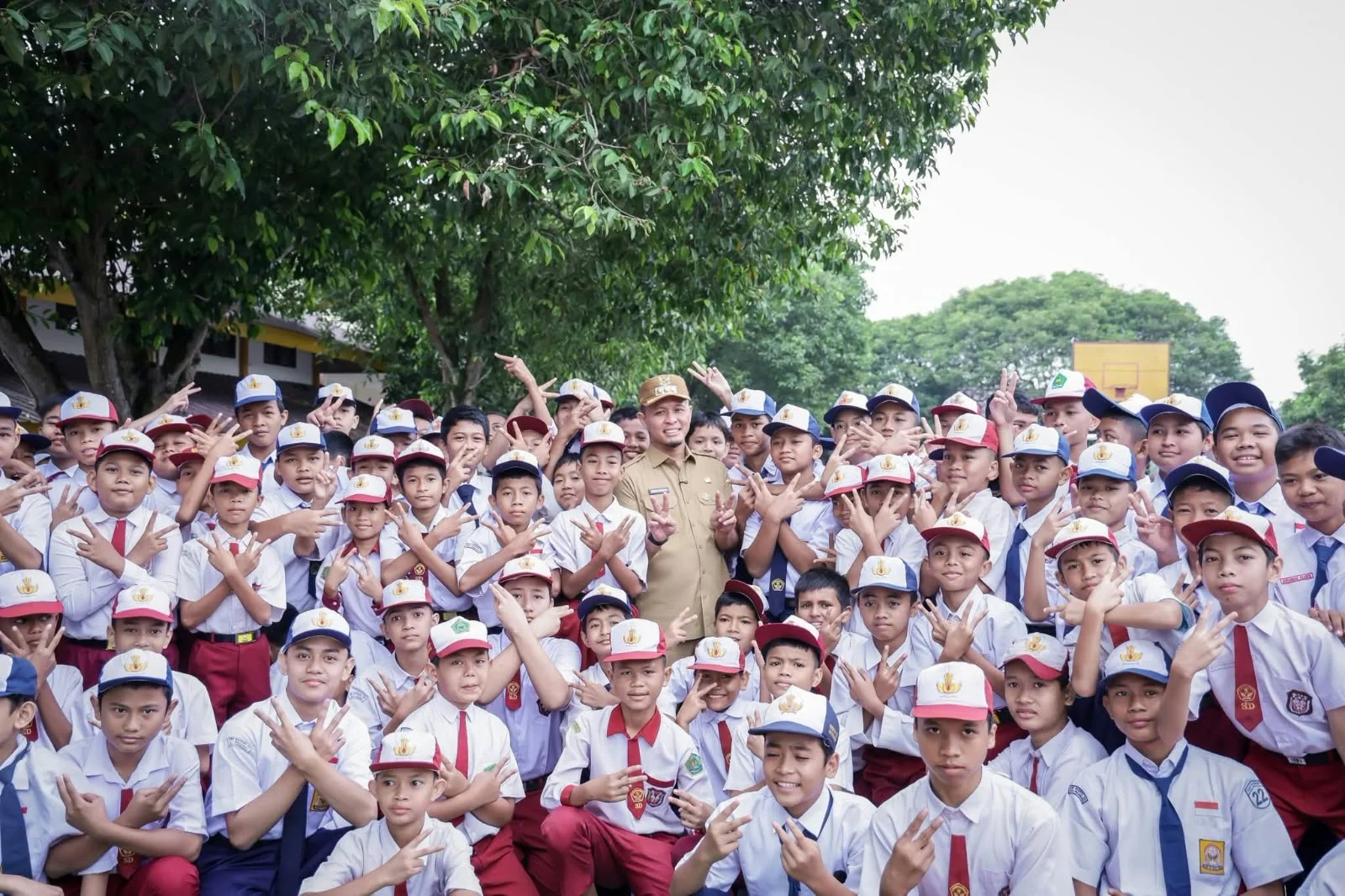 Pemko Pekanbaru Siapkan Seragam Gratis untuk Lebih dari 20 Ribu Siswa SD dan SMP