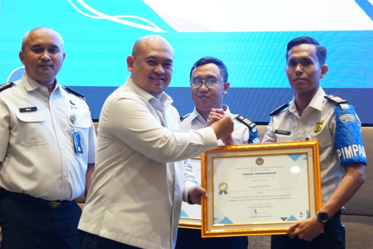 Dua Tahun Beruntun Raih Penghargaan, Angga Rizky Putra Jadi Teladan di Imigrasi Dumai