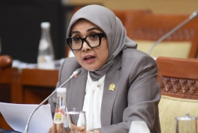 Dewi Juliani: Perempuan Biasa dengan Pilihan Luar Biasa
