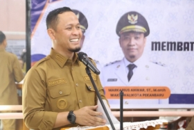 Langkah Baru Pemko Pekanbaru: Tak Hanya Siswa, Guru Juga Dapat Beasiswa 