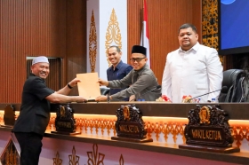 Pemko Pekanbaru Terima Pandangan Fraksi DPRD Terkait Ranperda Pertanggungjawaban APBD 2025