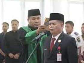 Dilantik Jadi Pj Sekda Kuansing, Muradi Diminta Kawal APBD dan Sukseskan Pacu Jalur