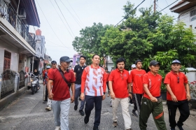 Meriahkan HUT ke-81 RI, Wawako Pekanbaru Jalan Santai Bersama Warga Sakinah Permai II