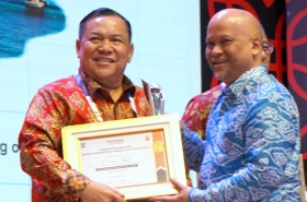 Plt Gubernur Riau SF Hariyanto Terima Penghargaan Indeks Keinsinyuran Daerah 2026