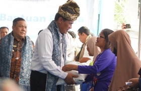 Salurkan 1.814 Ton Beras, Mentan Amran Apresiasi Sinergi Pemprov dan Forkopimda Riau