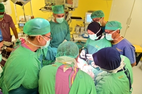 RSUD Arifin Achmad Tangani 17 Pasien dalam Operasi THTBKL, Libatkan Dokter dari Berbagai Daerah
