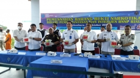 BNNP Riau Musnahkan Hampir 5 Kg Sabu Senilai Rp7,37 Miliar, Jaringan Aceh hingga Palembang Terungkap