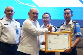Dua Tahun Beruntun Raih Penghargaan, Angga Rizky Putra Jadi Teladan di Imigrasi Dumai